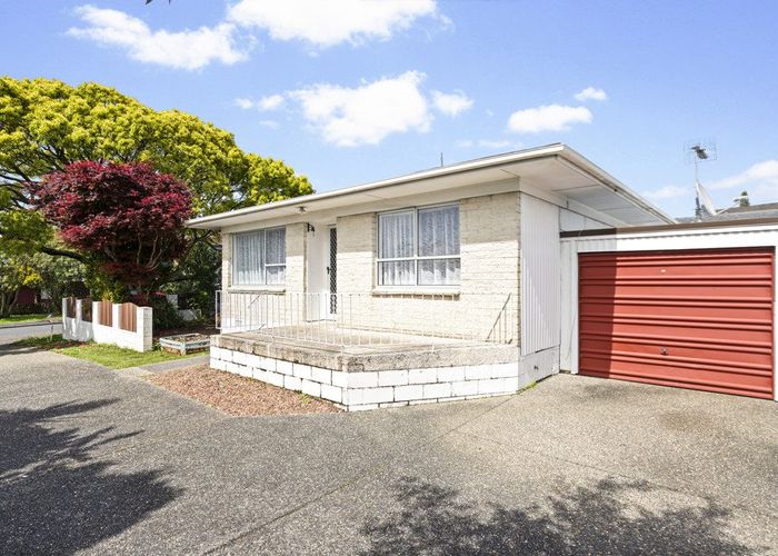  at 1/12 Tanoa Place, Glendene, Waitakere City, Auckland