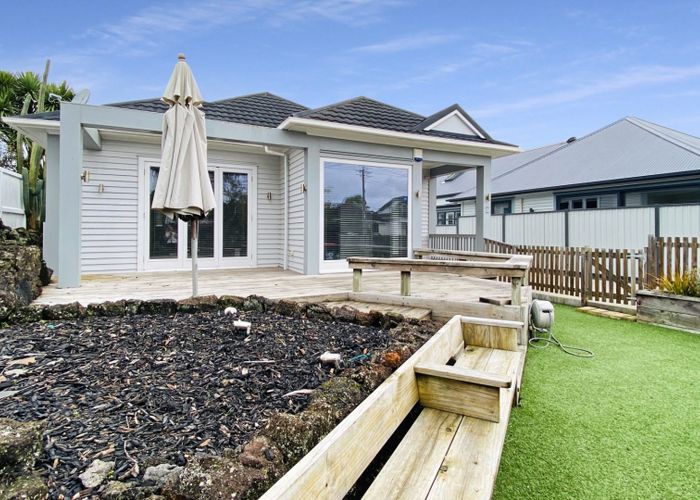  at 2 Waitomo Avenue, Mount Eden, Auckland City, Auckland