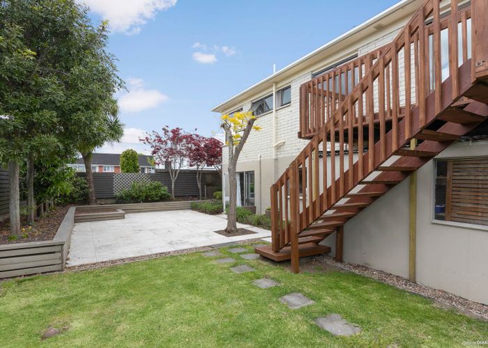  at 2/37 Fir Street, Waterview, Auckland