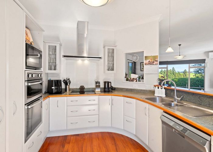  at 2 Summerhaven Place, Ohauiti, Tauranga, Bay Of Plenty