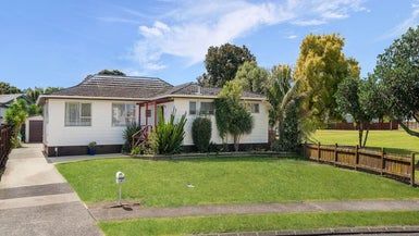  at 37 Darren Crescent, Half Moon Bay, Auckland