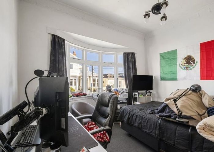  at 11 Caroline Street, Mount Victoria, Wellington, Wellington