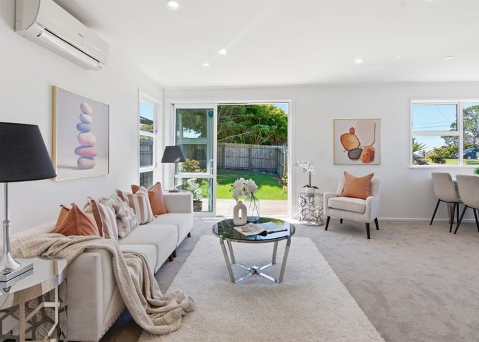  at 1/862 East Coast Road, Northcross, North Shore City, Auckland