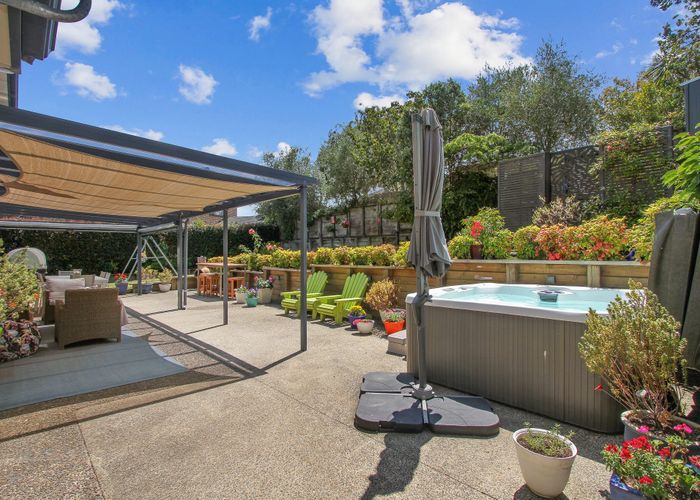  at 4 Waikura Drive, Te Atatu Peninsula, Auckland