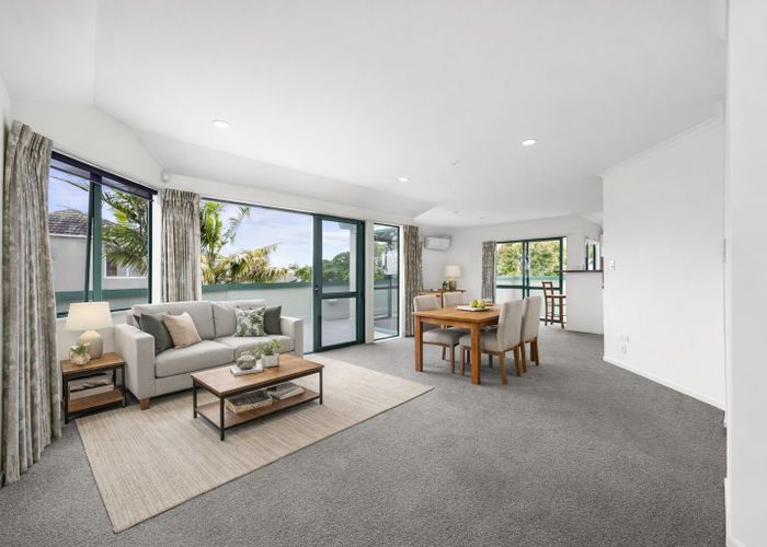  at 2/36 Devon Road, Bucklands Beach, Manukau City, Auckland