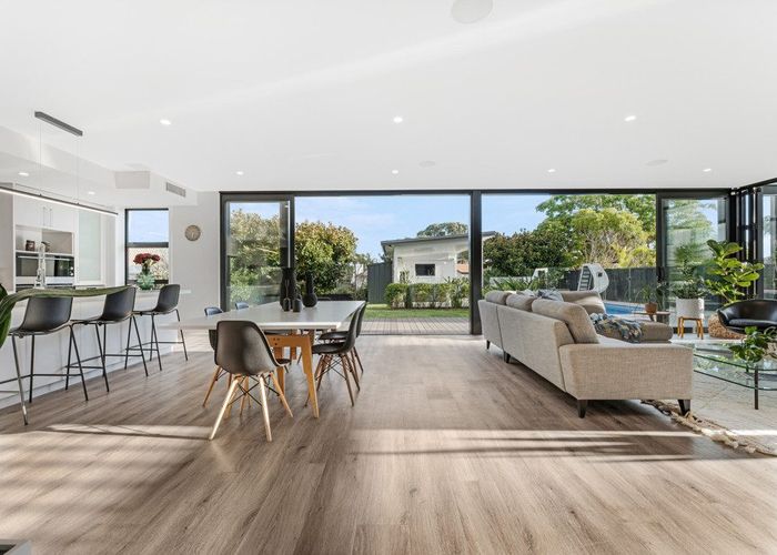  at 5 Parani Court, Te Atatu Peninsula, Auckland