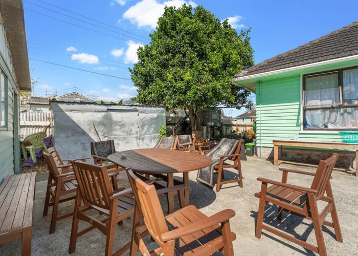  at 33 Watts Road, Manurewa, Auckland