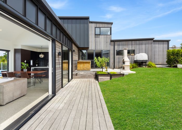  at 9 Laguna Place, Matakatia, Whangaparaoa