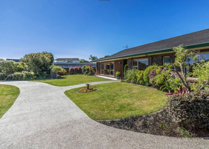 at 21 Bramley Drive, Farm Cove, Manukau City, Auckland