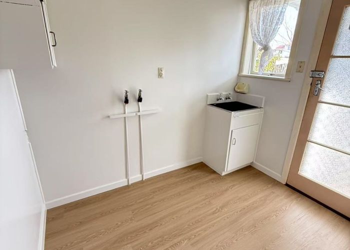  at 77 Boundary Road, Blockhouse Bay, Auckland City, Auckland