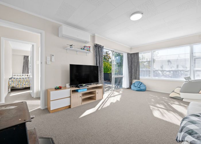  at 16 Caernarvon Street, Dinsdale, Hamilton