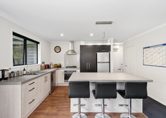 at 8 Ella Place, Grandview Heights, Hamilton