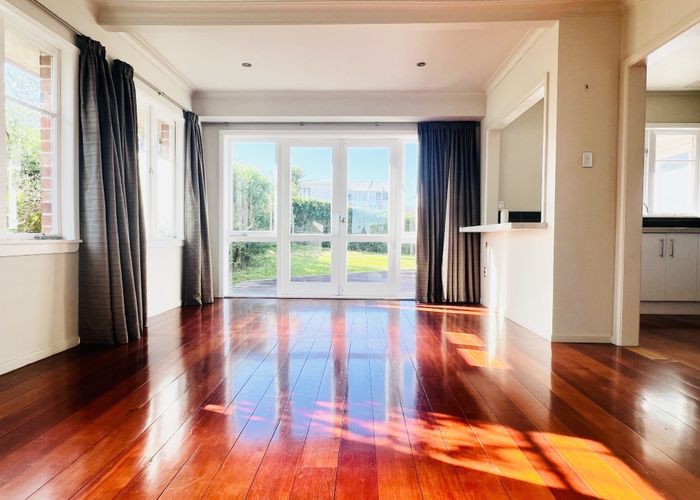  at 9 Winscombe Street, Belmont, North Shore City, Auckland
