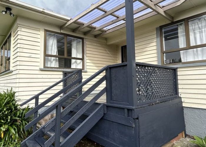  at 20 Kauri Glen, Northcote, North Shore City, Auckland
