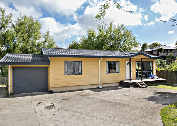  at 101 Kemp Road, Massey, Auckland
