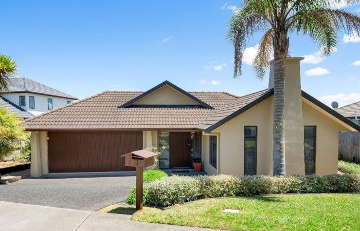  at 27 Lansell Drive, East Tamaki Heights, Auckland