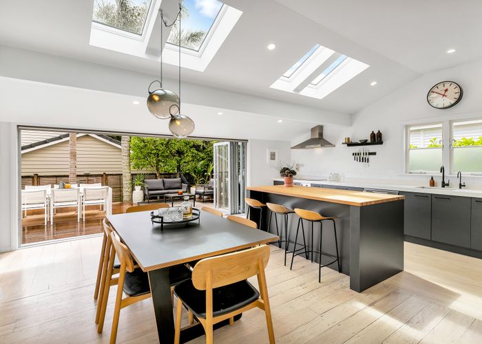  at 8 Boscawen Street, Point Chevalier, Auckland