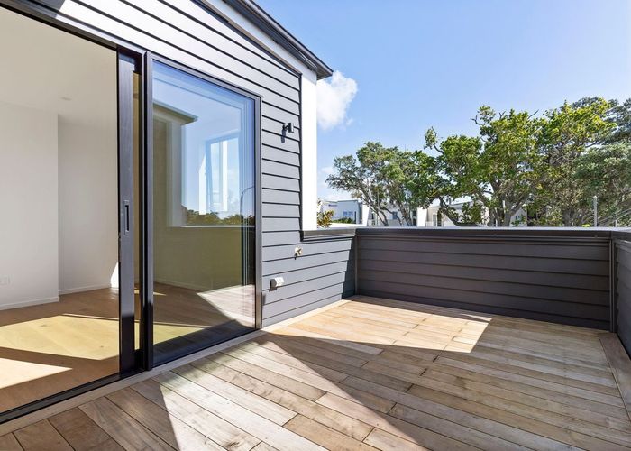  at 246 Hurstmere Road, Takapuna, North Shore City, Auckland