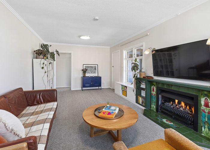  at 1/48 Lyall Parade, Lyall Bay, Wellington