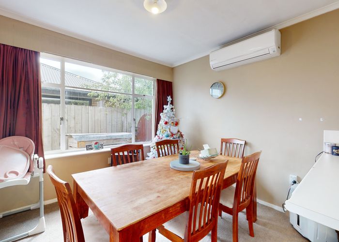  at 38 Oxford Street, Hampstead, Ashburton