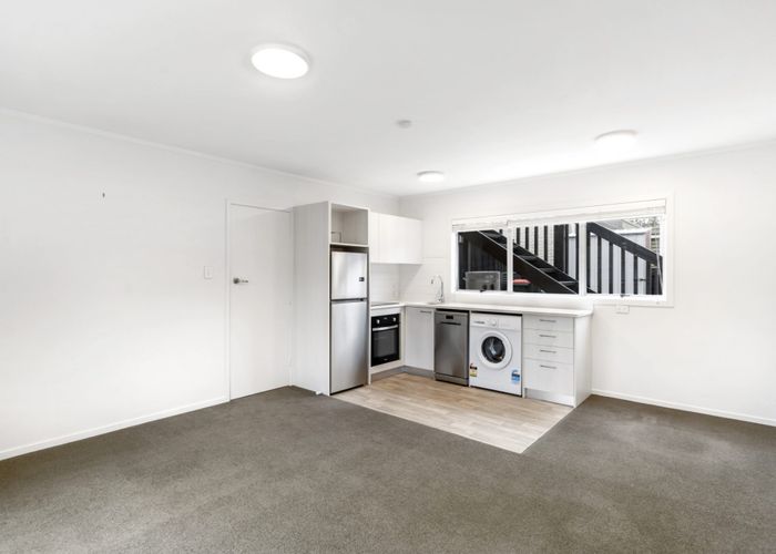  at 1/19 Houghton Street, Meadowbank, Auckland