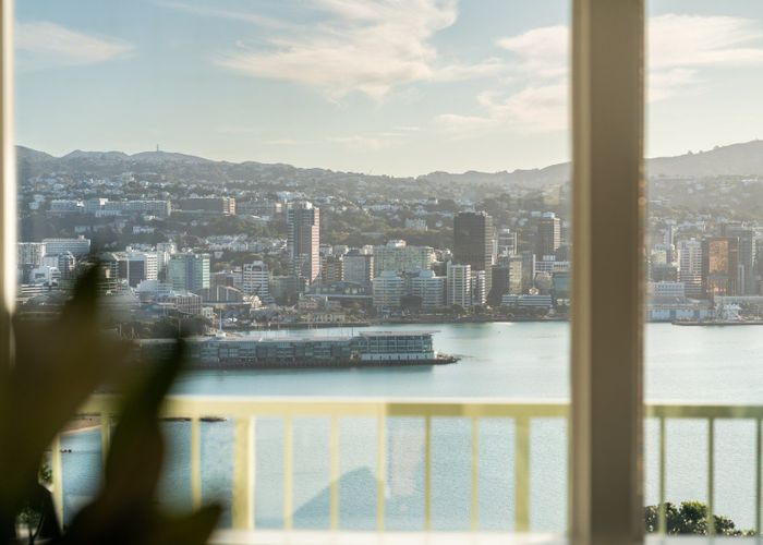  at 37 The Crescent, Roseneath, Wellington, Wellington