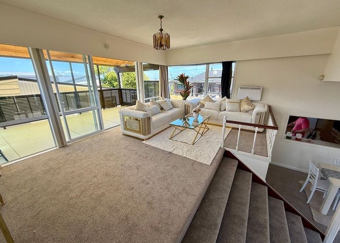  at 57 Forrest Hill Road, Milford, North Shore City, Auckland