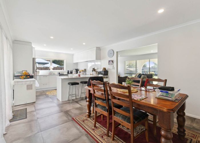  at 36  Windoma Circle, Manukau, Manukau City, Auckland