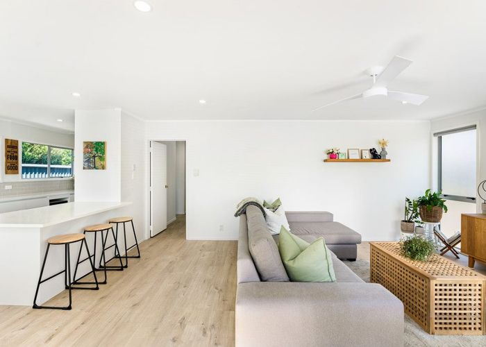  at 1/4 Wickstead Place, Massey, Auckland