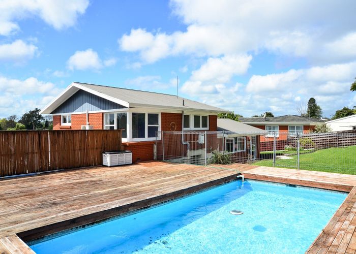  at 14 Ross View Terrace, Dinsdale, Hamilton