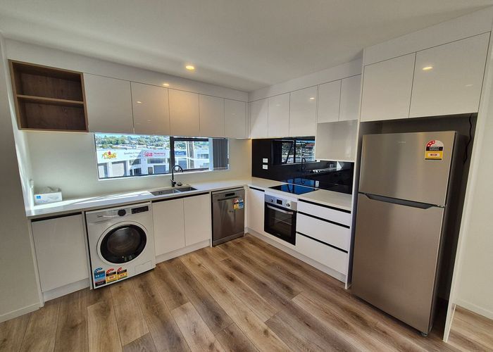  at 3/100 Target Road, Wairau Valley, Auckland