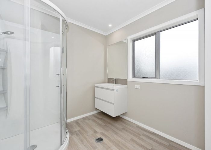  at 2/144 Old Farm Road, Hamilton East, Hamilton