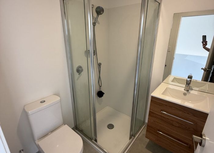  at 8/4 Mead Street, Avondale, Auckland