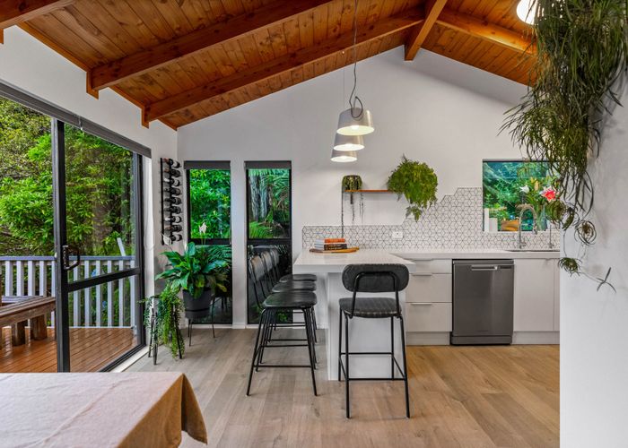  at 39 Turanga Road, Henderson Valley, Waitakere City, Auckland