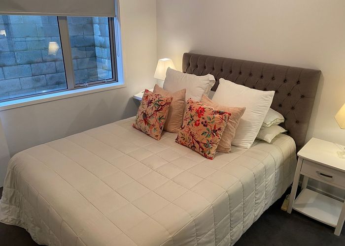  at 5C Salmont Place, Kelburn, Wellington