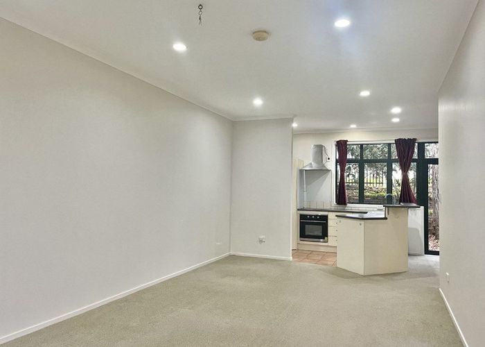  at 14/1 Ambrico Place, New Lynn, Auckland