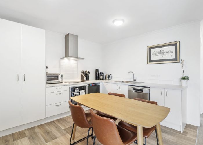  at 10/18 Titoki Street, Te Atatu Peninsula, Waitakere City, Auckland