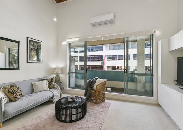  at 4/220 Thorndon Quay, Pipitea, Wellington