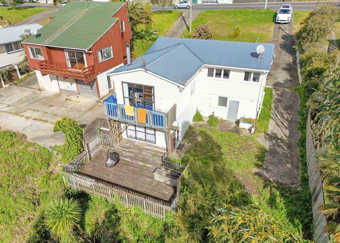  at 579 East Coast Road, Browns Bay, Auckland