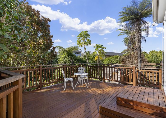  at 11 Golf Road, New Lynn, Auckland