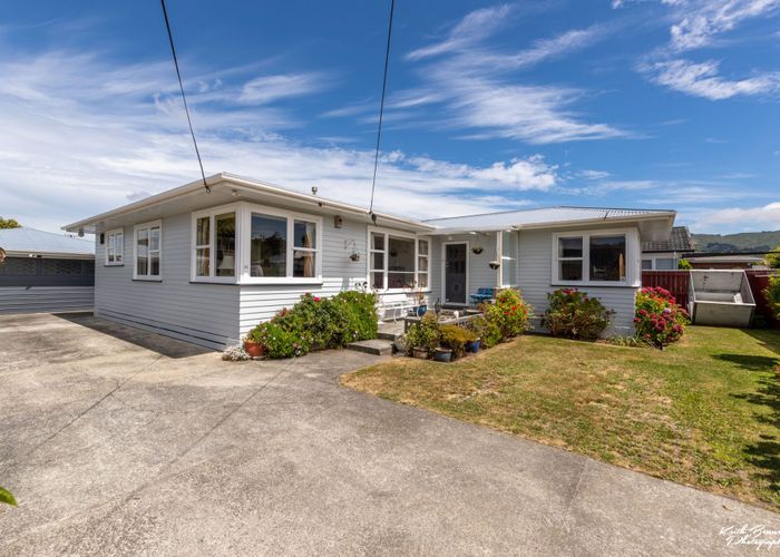  at 33 Garden Road, Avalon, Lower Hutt