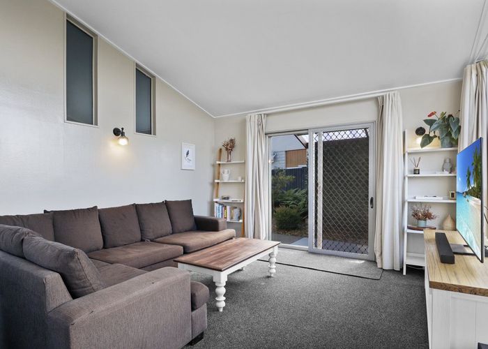 at 9B Westmorland Place, Bishopdale, Christchurch City, Canterbury