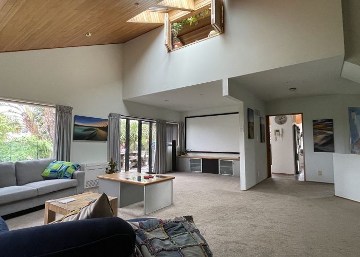  at 2 Gilberd Place, Torbay, Auckland