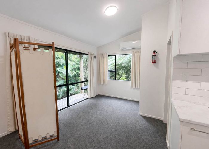  at 416 Scenic Drive, Waiatarua, Waitakere City, Auckland