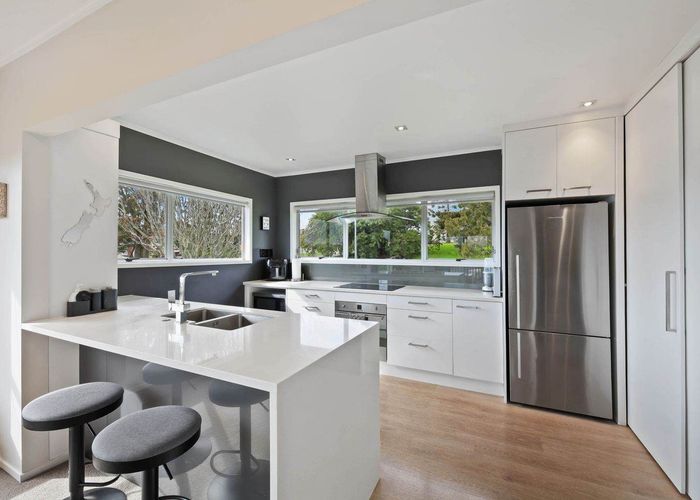  at 34 Sunnyhill Crescent, Sunnyhills, Auckland