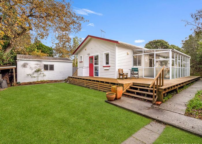  at 32 Hutchison Crescent, Durie Hill, Whanganui, Manawatu / Whanganui