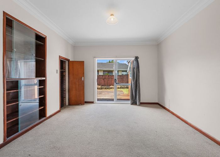  at 4 Kenderdine Road, Papatoetoe, Manukau City, Auckland