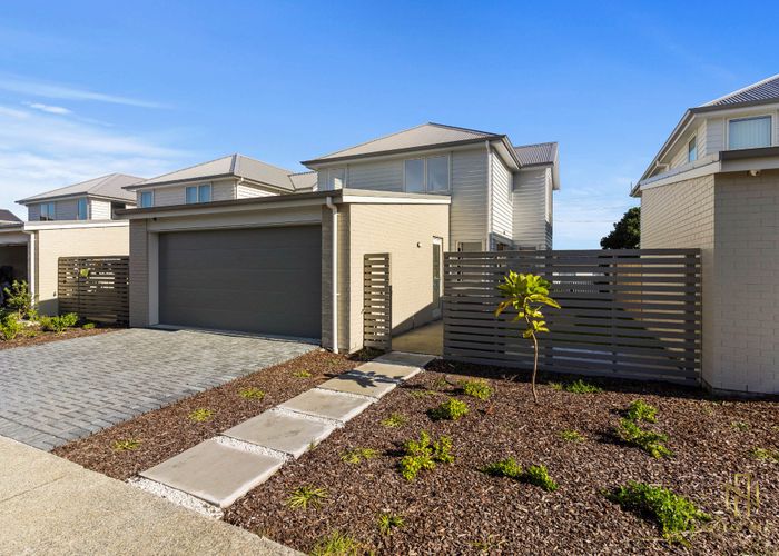  at 22 Aeronautic Road, Takanini, Papakura, Auckland