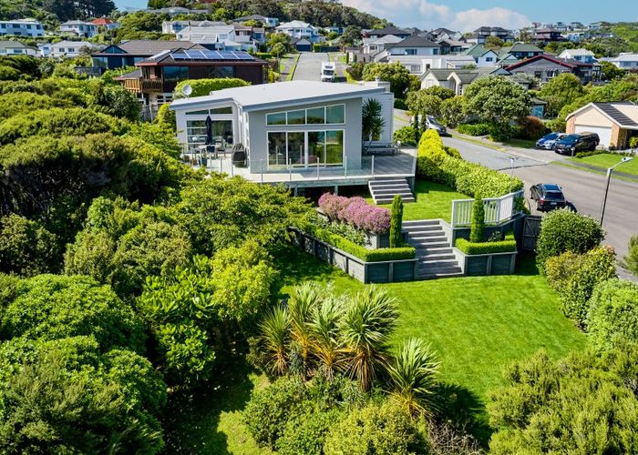 Free property data for 14 Dornoch Place, Papakowhai, Porirua homes.co.nz