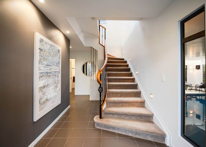  at 9a Scarboro Terrace, Murrays Bay, North Shore City, Auckland